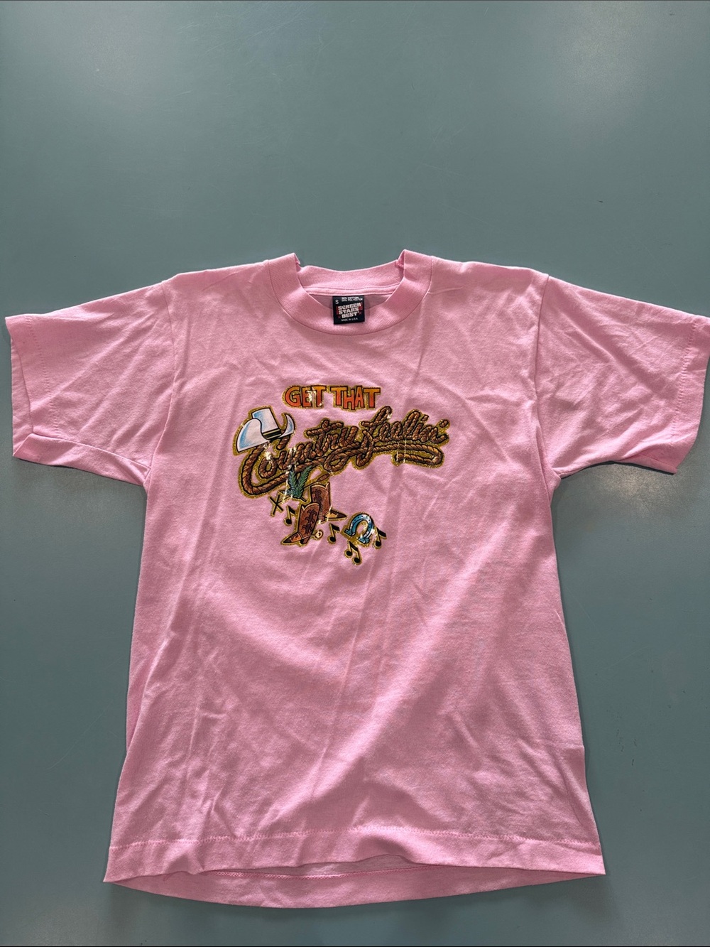 Screen Stars Pink Graphic Tee "Get That Country Feelin'" Small